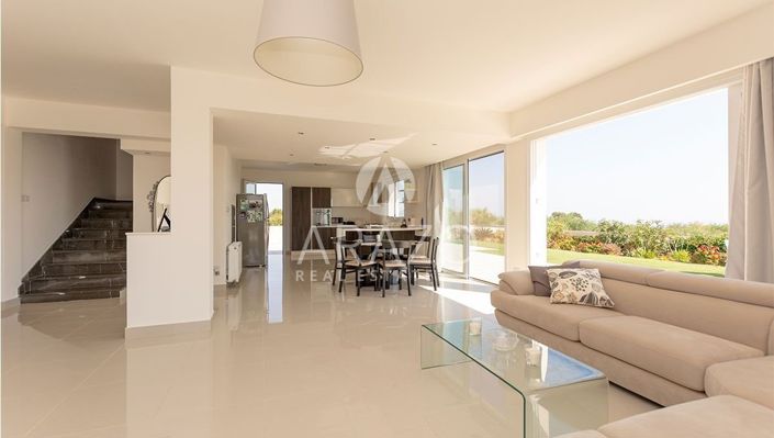 Image No.18-Villa de 4 chambres à vendre à Protaras