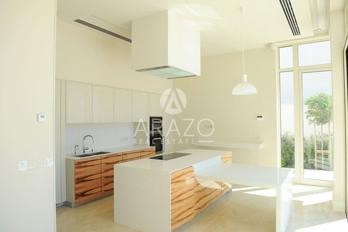 Image No.10-6 Bed House for sale