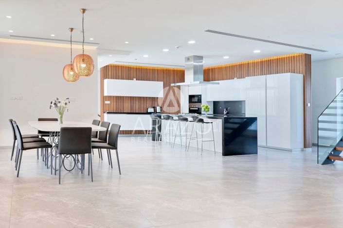 Image No.5-Villa de 6 chambres à vendre à Ayia Napa