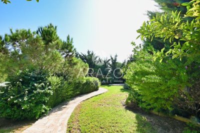 fa2bc0f7-e9da-4d4d-ba8b-403893d00a19