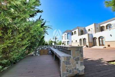 1e22540c-2819-4d76-9052-0aa18b345d0b