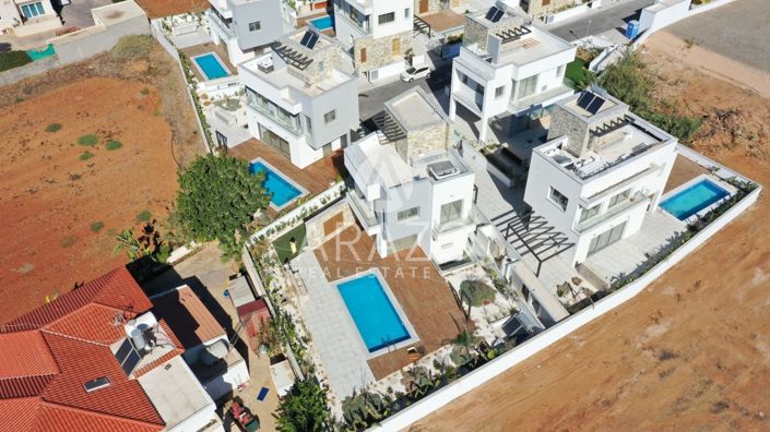 Image No.2-Villa de 4 chambres à vendre à Ayia Napa