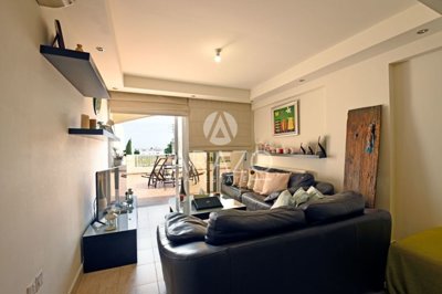 f9762180-3b65-483e-b52b-aa8a7b3740f2