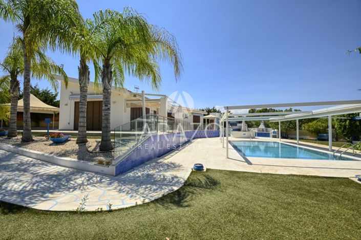 Image No.2-Propriété de 4 chambres à vendre à Protaras