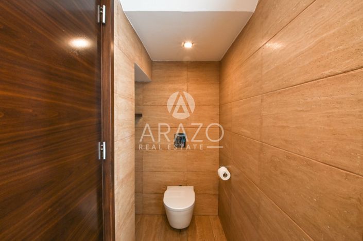 Image No.10-Villa de 6 chambres à vendre à Dromolaxia