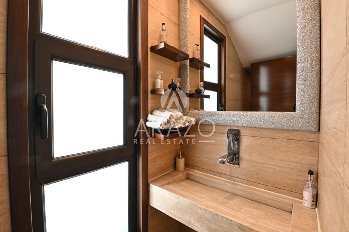 Image No.11-Villa de 6 chambres à vendre à Dromolaxia