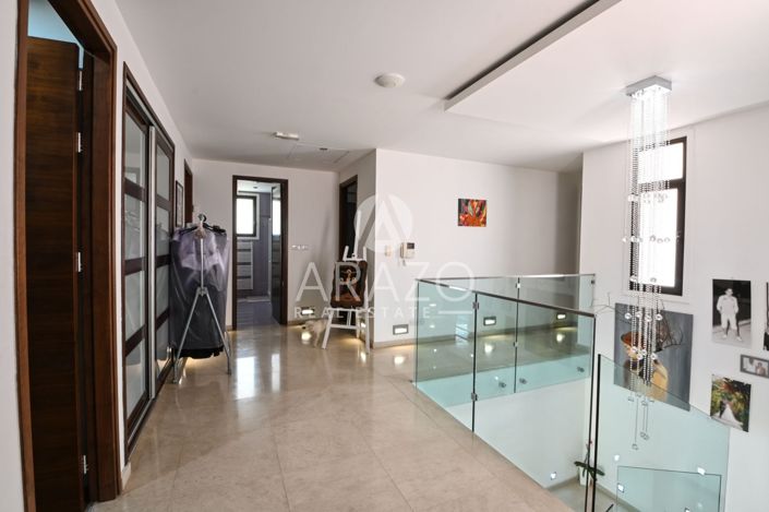 Image No.13-Villa de 6 chambres à vendre à Dromolaxia