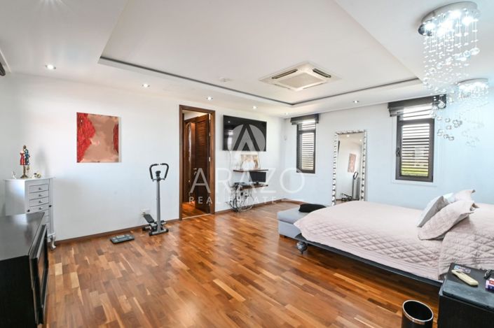 Image No.15-Villa de 6 chambres à vendre à Dromolaxia