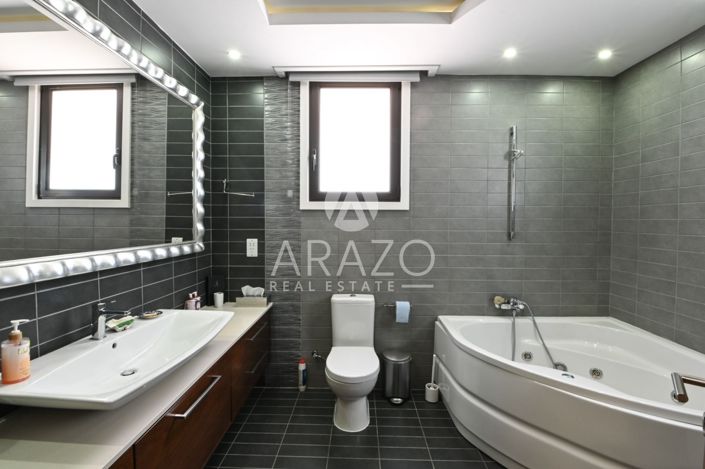 Image No.16-Villa de 6 chambres à vendre à Dromolaxia