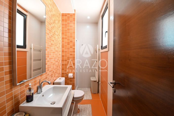 Image No.22-Villa de 6 chambres à vendre à Dromolaxia