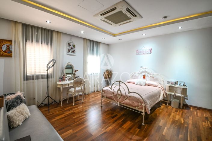 Image No.23-Villa de 6 chambres à vendre à Dromolaxia