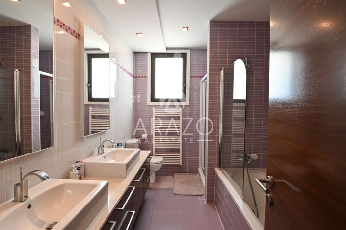 Image No.25-Villa de 6 chambres à vendre à Dromolaxia