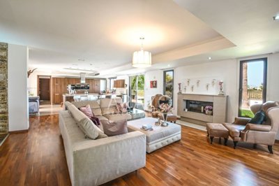 899c51e7-1906-436c-9f49-74d615bd7805