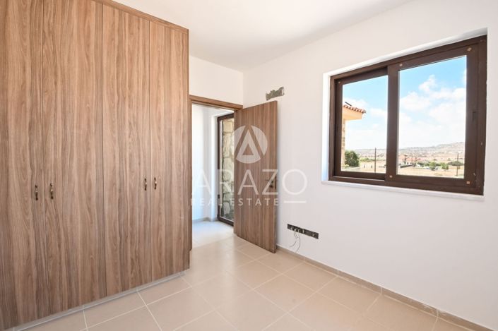 Image No.12-3 Bed Property for sale