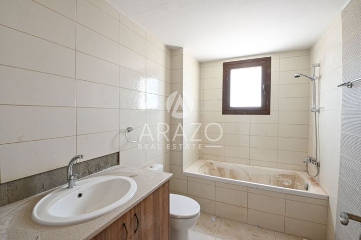 Image No.15-3 Bed Property for sale