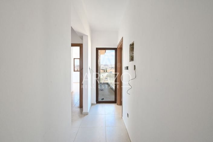 Image No.6-3 Bed Property for sale