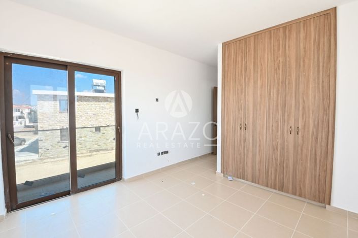 Image No.9-3 Bed Property for sale