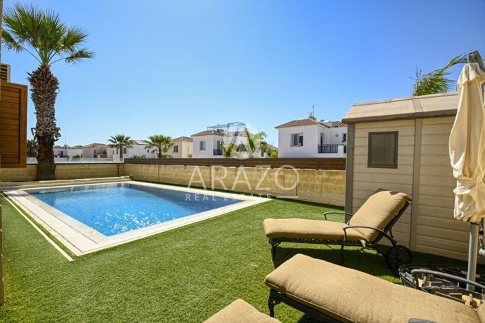 Image No.18-3 Bed Property for sale