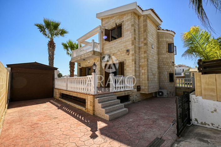 Image No.2-3 Bed Property for sale