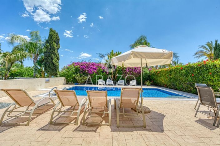 Image No.10-3 Bed Property for sale