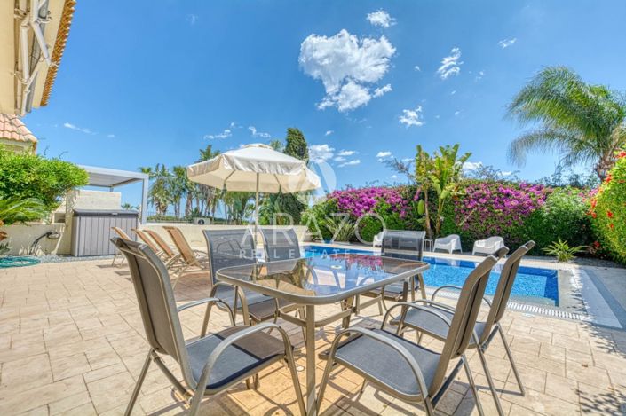 Image No.11-3 Bed Property for sale