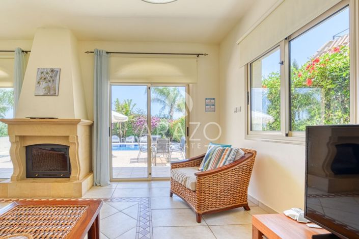 Image No.12-3 Bed Property for sale