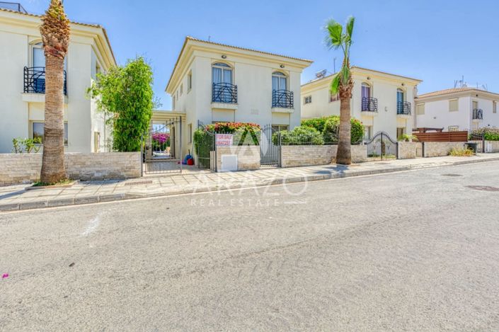 Image No.19-3 Bed Property for sale