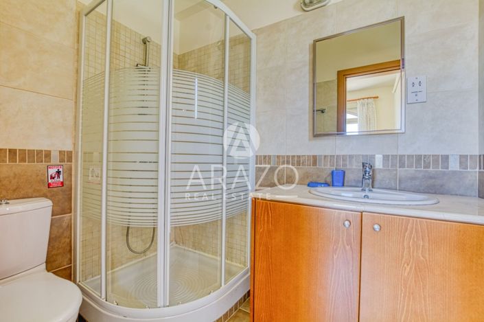 Image No.25-3 Bed Property for sale