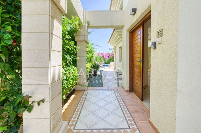 Image No.8-3 Bed Property for sale