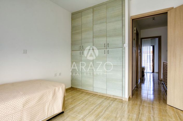 Image No.12-2 Bed Property for sale