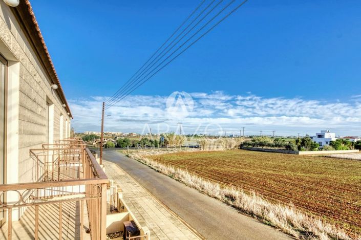 Image No.13-2 Bed Property for sale