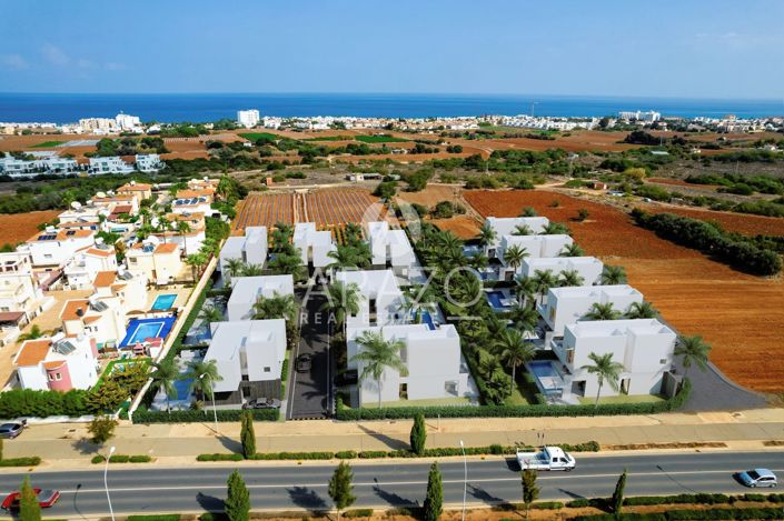 Image No.3-4 Bed Property for sale