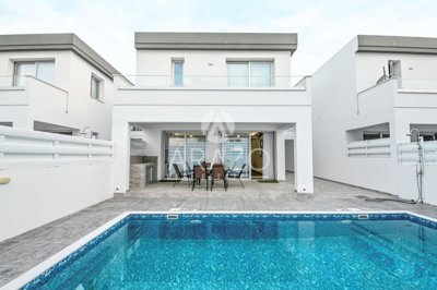 fd85f8b2-db8c-416e-8739-d16dde4f7fd3