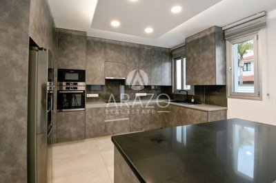 01ef8c5c-00c4-45ca-9054-eaf07d583931