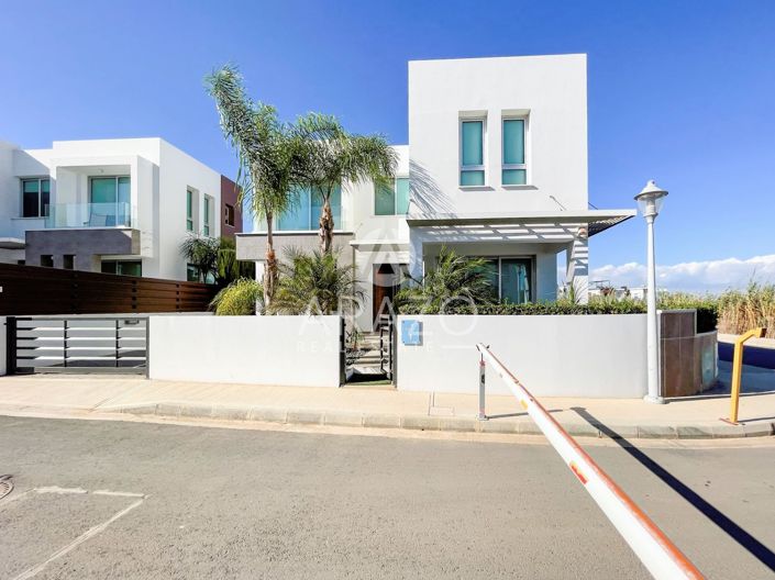 Image No.23-3 Bed Villa for sale