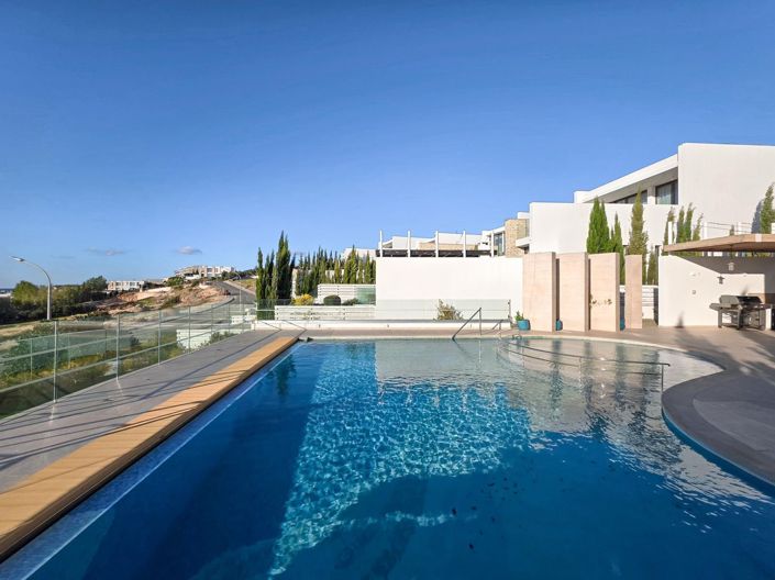 Image No.4-Villa de 4 chambres à vendre à Peyia