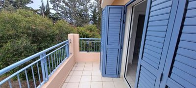 ca548975-4612-4dd6-a24a-06cb88606476