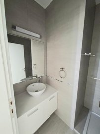 ca5a5d7f-8497-4816-abd3-f08550f87366