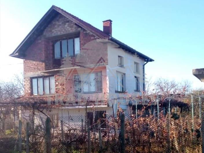 Image No.1-Maison / Villa de 4 chambres à vendre à Stara Zagora 