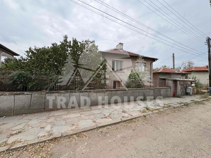 Image No.1-Maison / Villa de 4 chambres à vendre à Parvomay