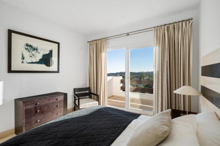 Image No.14-3 Bed Apartment for sale