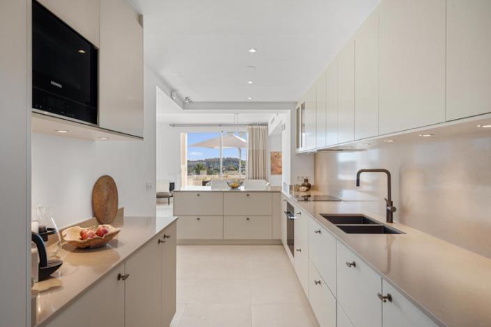 Image No.6-3 Bed Apartment for sale