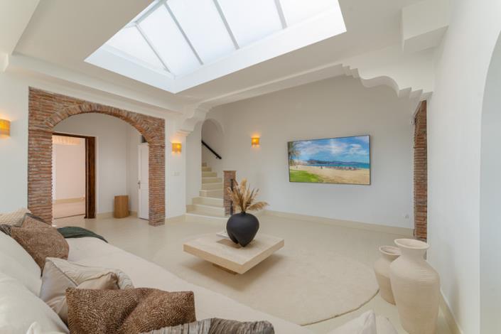 Image No.12-6 Bed House/Villa for sale