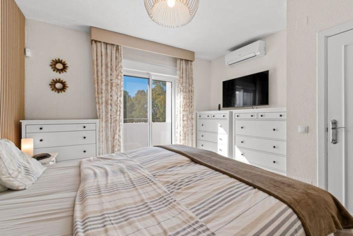 Image No.9-4 Bed Townhouse for sale