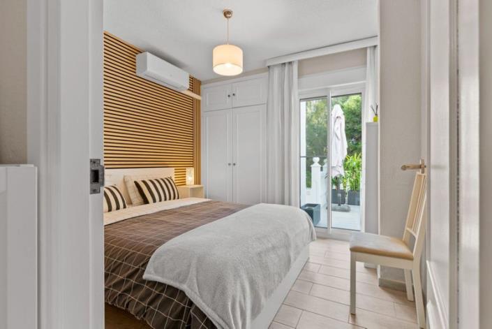 Image No.14-4 Bed Townhouse for sale