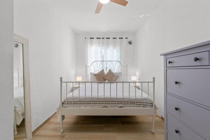 Image No.39-4 Bed Townhouse for sale