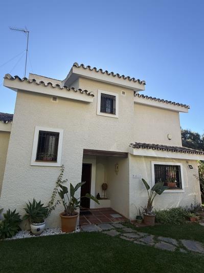 Image No.19-4 Bed Villa / Detached for sale