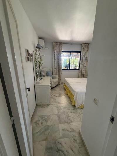 Image No.39-4 Bed Villa / Detached for sale