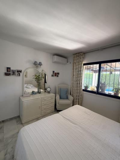 Image No.42-4 Bed Villa / Detached for sale