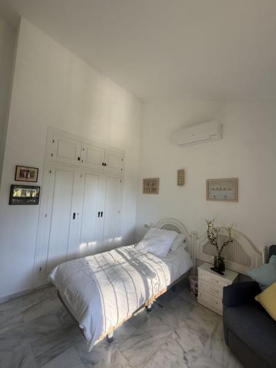 Image No.45-4 Bed Villa / Detached for sale